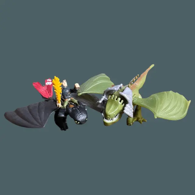 DreamWorks Toothless & Hiccup vs Armored Dragon Breakaway Armour Dragons