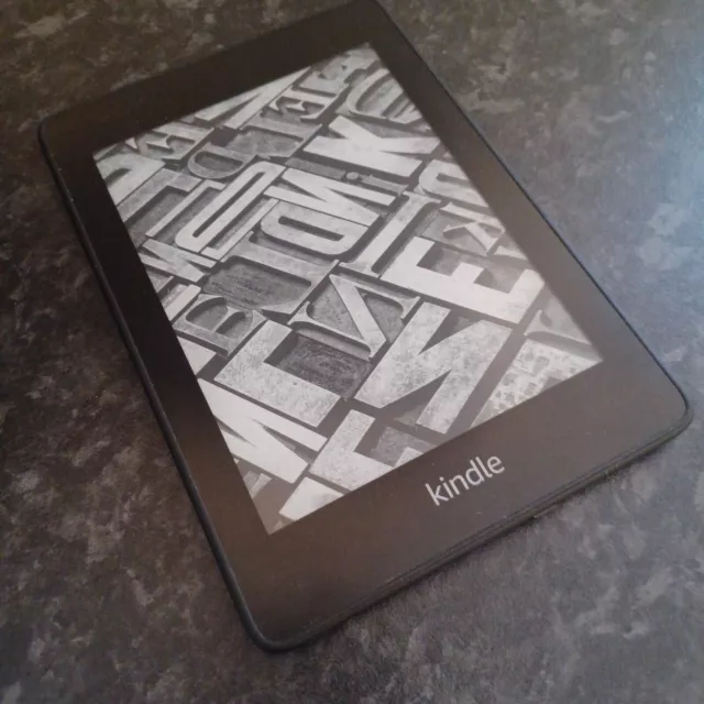 Amazon Kindle Paperwhite Ereader 10Th Generation 6" 8Gb Wi-Fi Waterproof