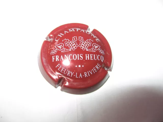 1 capsule de champagne Heucq François N°3 bordeaux et blanc