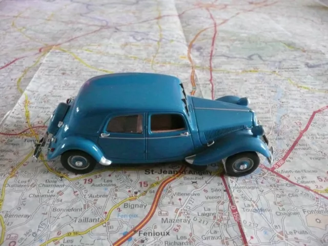 CITROËN Traction 11 B Belge 1951 Universal Hobbies 1/43