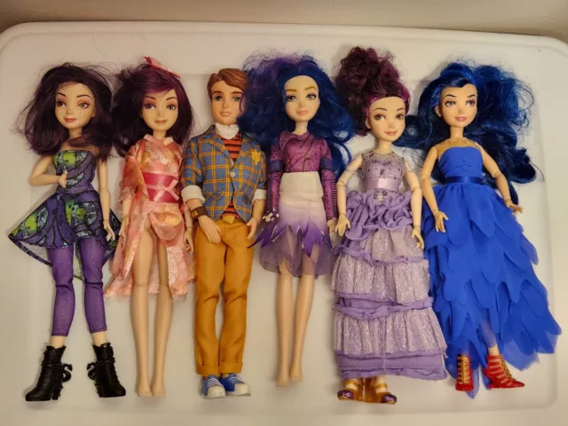 Lot of 3 Disney Descendants Dolls Ben & Mal Set