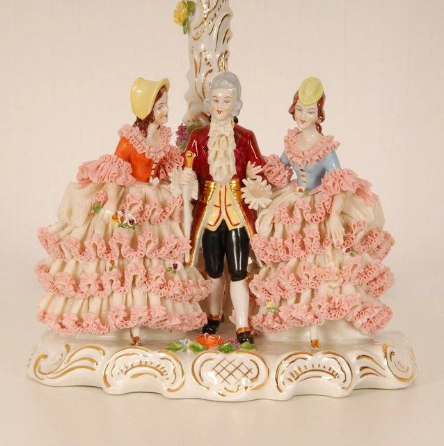 ANTIQUE GERMAN DRESDEN porcelain lace figurine lamp Volkstedt Saxe
