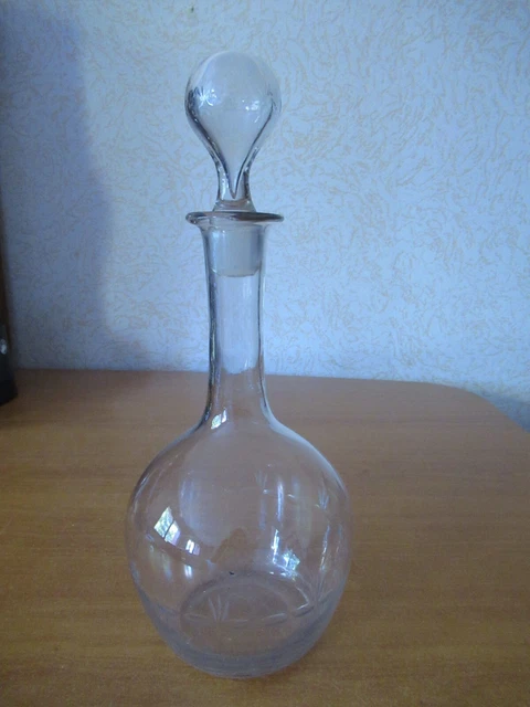 Ancienne Carafe À Vin En Verre Taillé Des Années 50
