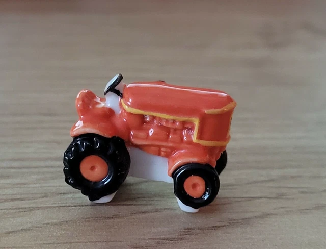 Fève - Le tracteur  ---   (Ref. 5715)