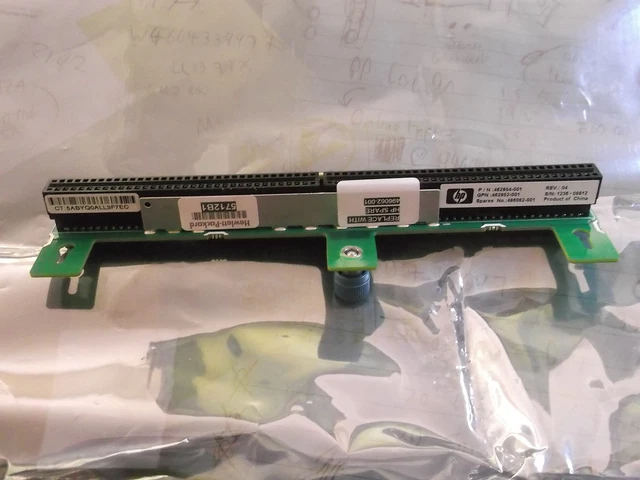 Backplane HP Proliant DL380P – 25 Baies 2.5 SAS/SATA – 1395T2440901 – Reconditionné