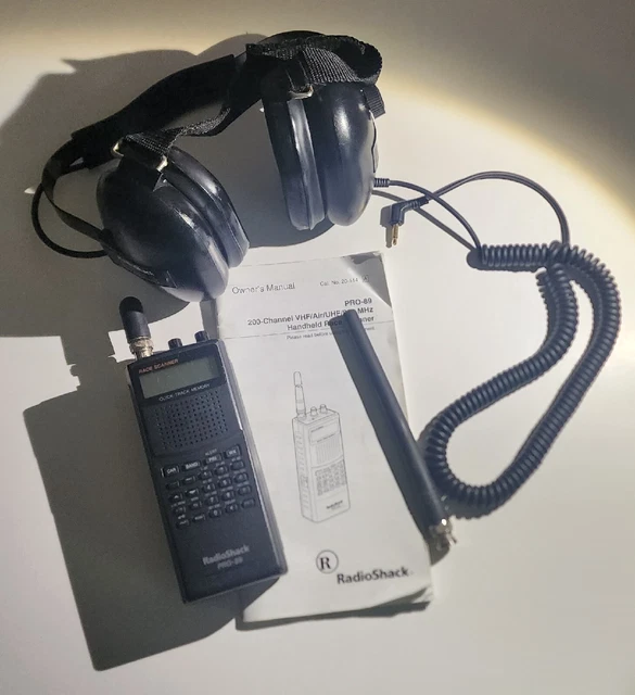 RADIO SHACK  PRO-89 NASCAR RACING SCANNER w/RACING HEADPHONES ~READ~