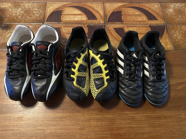 Kids size sales 3 football boots