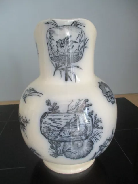 Grand Pichet / Broc Vase ancien Sarreguemines ? Hirondelles canard décor bleu 2