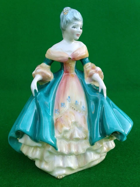 ❣️ロイヤルドルトン2体❣️フィギュリン Southern Belle 美品 ROYAL DOULTON PROTOTYPE - Southern Belle (Style Two) - Hn3244