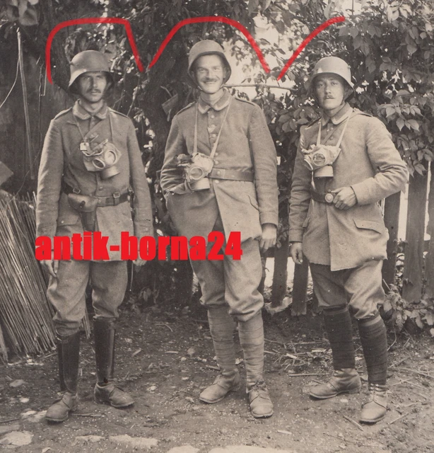 Foto Soldat Feldgrau Sturmtrupp Stahlhelm Gasmaske Pistole Frontkämpfer G276