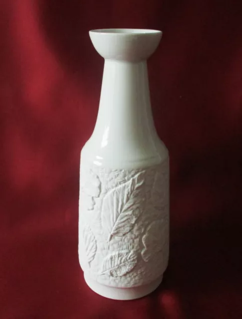 Bavaria Schumann Arzberg - Vase 26,5 cm. Bisquit Porzellan Relief Blätter