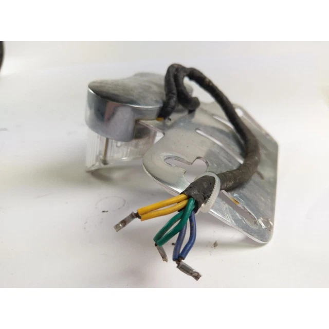 Honda Cb 550 Four K de 1974 à 1978 (Modeles K0/K1/K2/K3) / Support neuf et chromé de feu arrière
