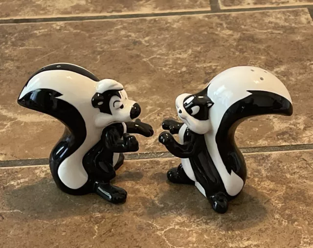 Warner Brothers Looney Tunes Pepe Le Pew Penelope Salt and Pepper Shaker Set 2