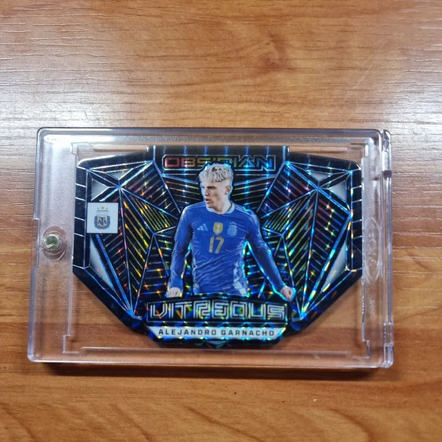 Carte Panini Obsidian Soccer 2023-24 Alejandro Garnacho 'Vitreous' Die-Cut /99 - Notée PSA 9