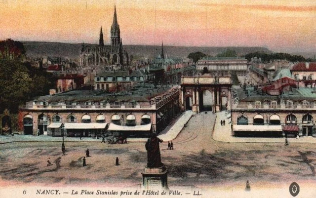 Vtg Postcard La Place Stanislas prise l'Hotel de Ville Nancy, France Unposted DB