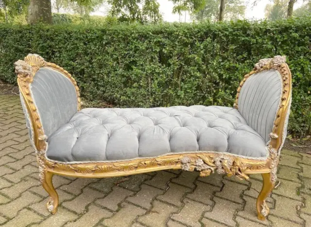 Timeless Luxury: French Louis XVI Daybed Chaise Lounge Sofa in Light Gray Velvet