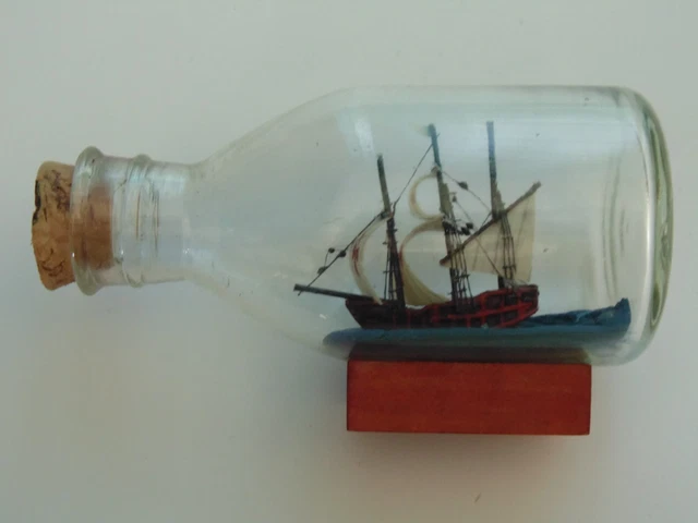 Maquette De Bateau Voilier En Bouteille – Fabrication Française – Occasion