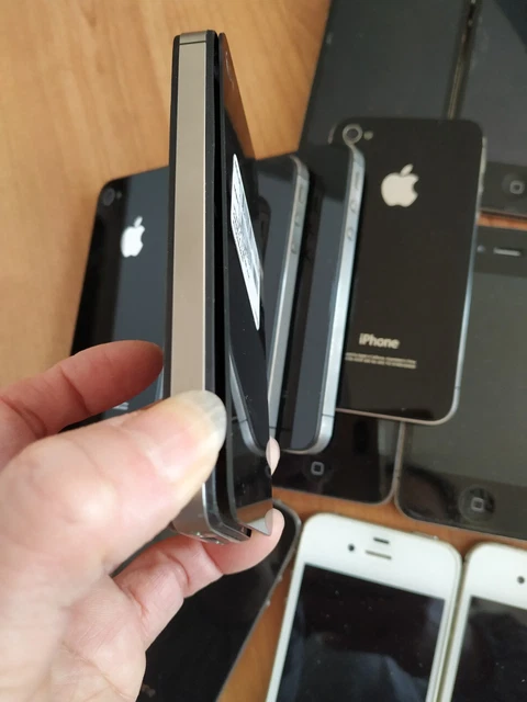 Lot of 10 iPhone 4 for Scrap ,Parts or Gold (black/white)