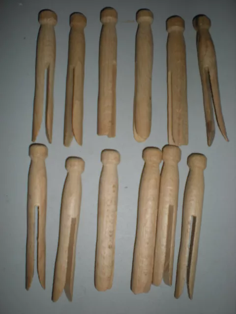 Lot de 12 anciennes épingles à linge en bois déco loft magasin