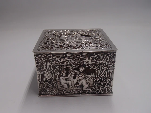 Belle Boite Carree En Argent Massif Et Bois Epoque 19 Eme Decor Cherubins