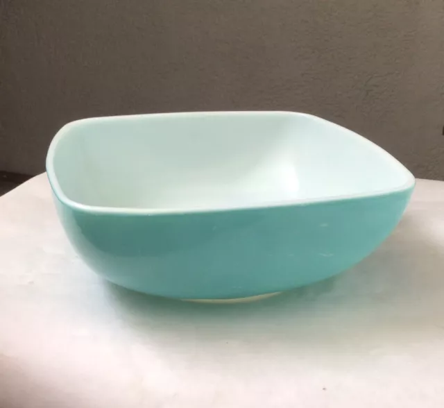 Vintage Pyrex Turquoise Chip + Dip Square Dish 2 1/2 Quart Strong Color Scarce. Vintage Pyrex Turquoise Chip + Dip Square Dish 2 1/2 Quart Strong Color Scarce.