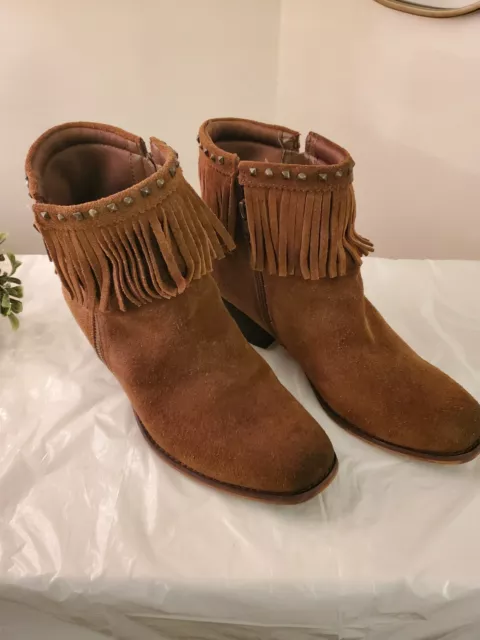 BARE TRAPS WOMENS Brown Suede Ankle Boots Booties Fringe. Size 8.5M ...