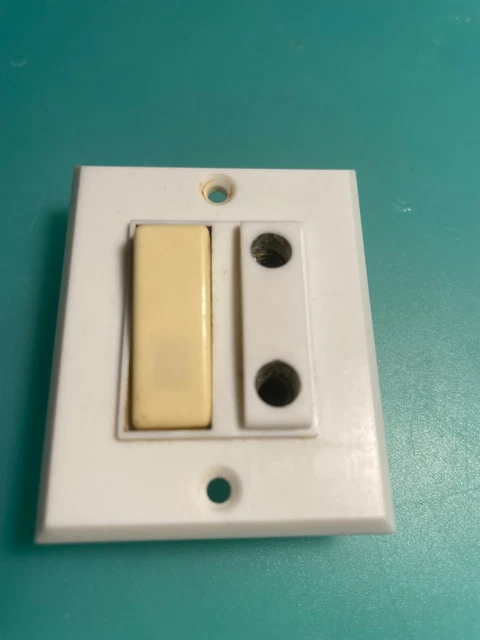 Boîtier Legrand Mistral Interrupteur Va-et-vient Avec Fusible - Occasion N°20 (non Testé)