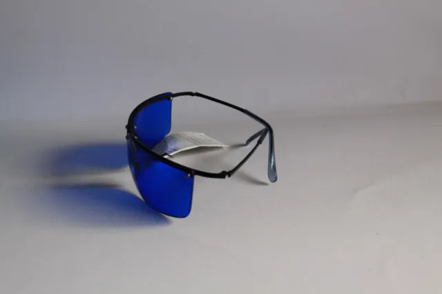 Occhiali Da Sole Grandi Colori Lenti Blu Montatura Solo Superiore Nero Metallo 2