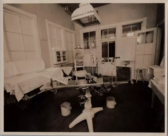 Original Photo San Quentin Prison Infirmary Surgery / Morgue Room 1939