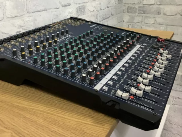 YAMAHA MG166CX USB/FX 16 Chan Mixing Console.  Grey colour, very good condition!