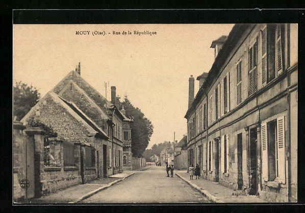 CPA Mouy, Rue de la République, street view