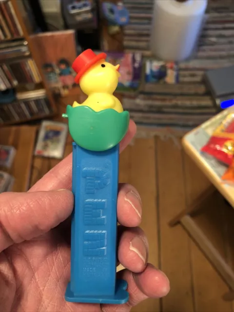 Vintage PEZ- Thin Feet  Chick in a Egg & Nest  Hungary