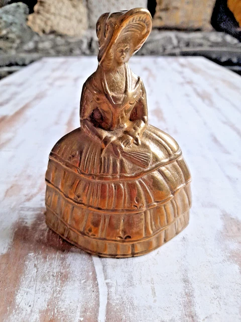 Cloche De Table Ancienne En Bronze Fin XIXe Siècle ('800) Avec Gravures Et Battant