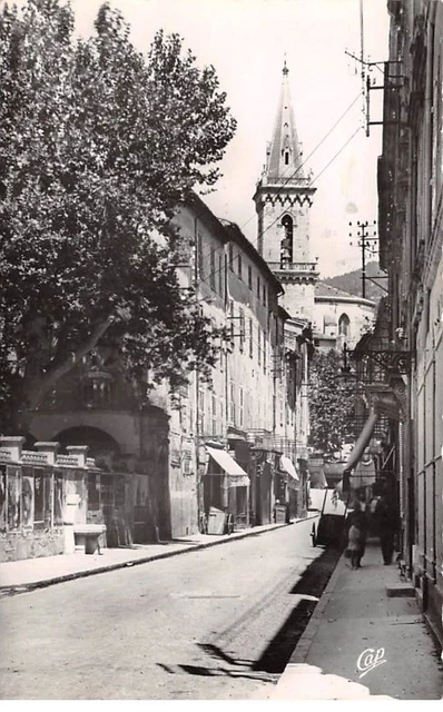 83 - Draguignan - SAN23131 - Rue de la République - CPSM 14X9 cm