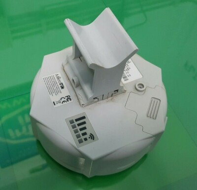 R52    5 GHZ CON PANNELLO E CONTENITORE MikroTik MIKROTIK ROUTEBOARD 411 