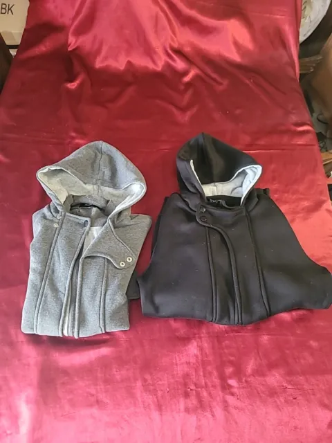 2  Sweaters black & grey Hoodie Assassin‘s creed-like.