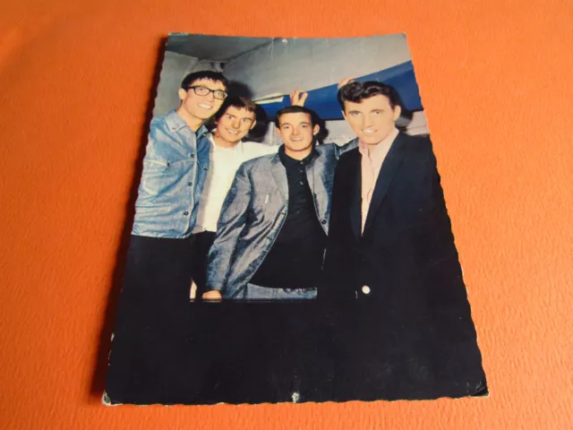 CPA N°827 THE SHADOWS APACHE CHANTEURS 60's  YEYE CARTE POSTALE