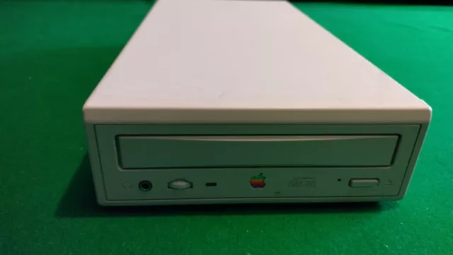 Apple CD 300e Plus SCSI CD-ROM Drive - untested