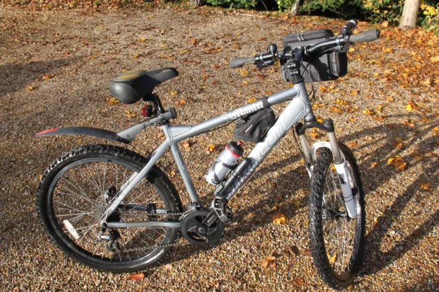 Mens saracen mountain bike deals