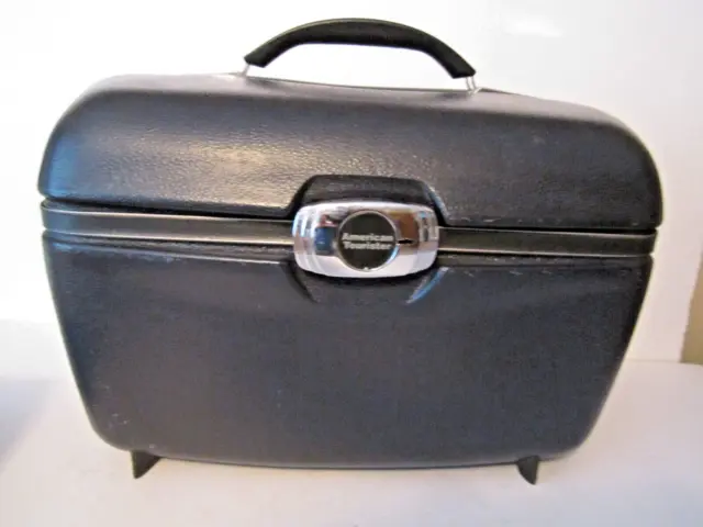 Vintage AMERICAN TOURISTER Blue Hard Shell Train Case Luggage w/ Shelf - Tray