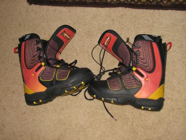 Skidoo snocross boots.  Size  9 Like New!