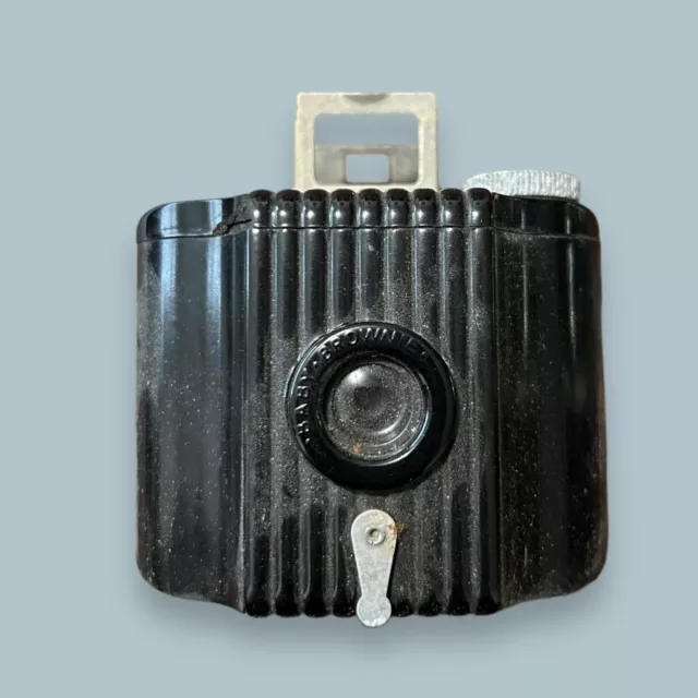 Vintage 1940s Kodak Baby Brownie camera 2