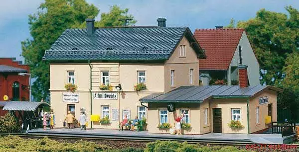 TT Bahnhof Altmittweida Auhagen 13231 Neu!!!