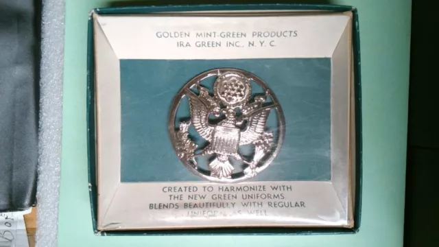 Military Insignia Ww2 Era Chrome Hat Badge In Original Box