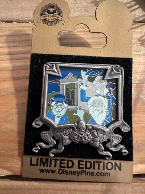 Disney WDW Gold Card Pin 72262 The Haunted Mansion Hitchhiking Ghosts On Card