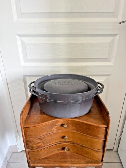 Cocotte Doufeu Le Creuset en fonte emaillée grise - France
