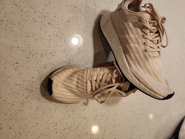 Tan deals nmd r2