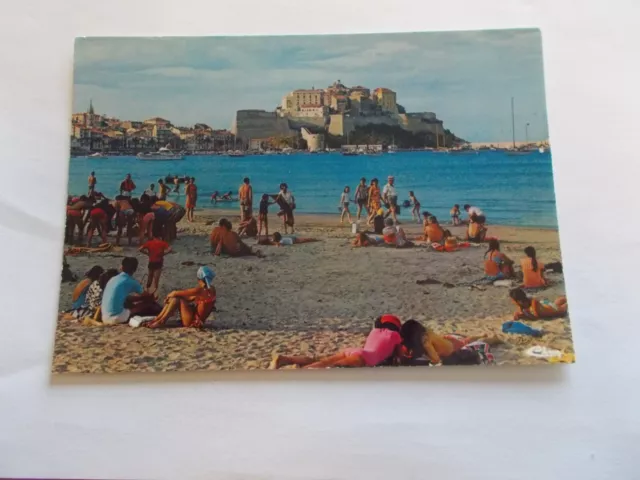 20 Calvi Corse La Plage Et La Citadelle Tres Animees Bateaux Peches Et Yachts