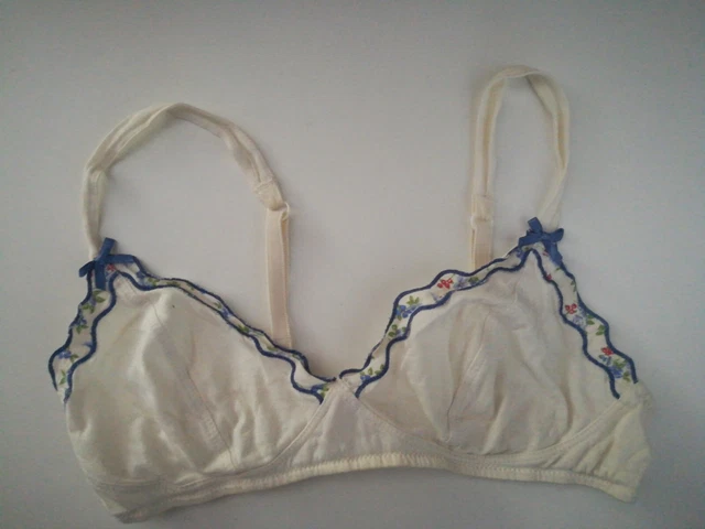 Soutien-gorge à Armature Rayé Blanc Et Gris - Taille 90A - Pour Jeune Fille - Occasion Très Bon état