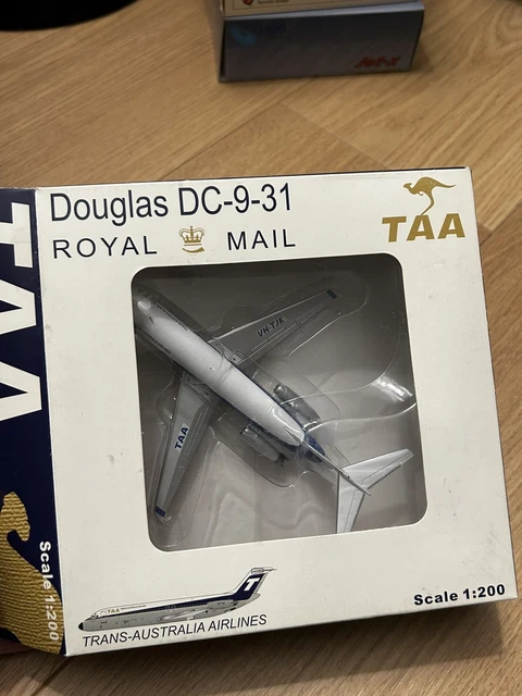 JC Wings TAA Trans Australia Airlines DC-9-31, Scale 1:200 - JC2TAA057
